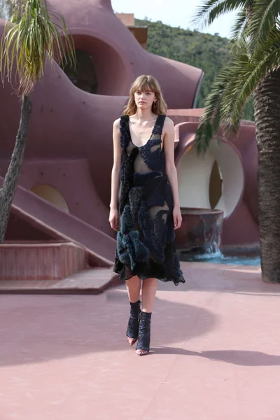 Look 48
